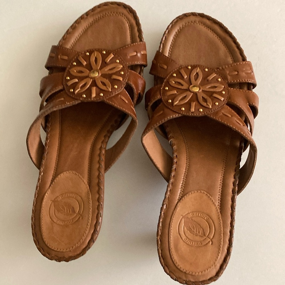 NWOT Women’s Nutture Sandals with Small Heel Size 8M Breathable Vintage summer